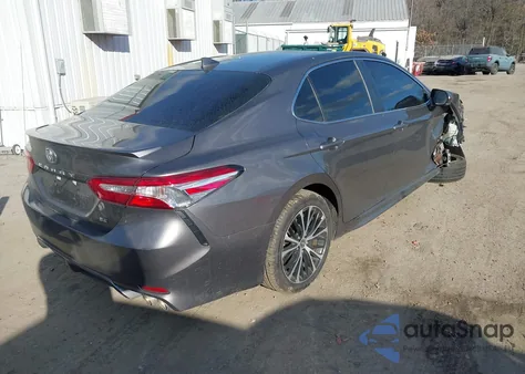 2020 Toyota Camry Se z USA, uszkodzony, nr VIN 4T1J11AK2LU984400